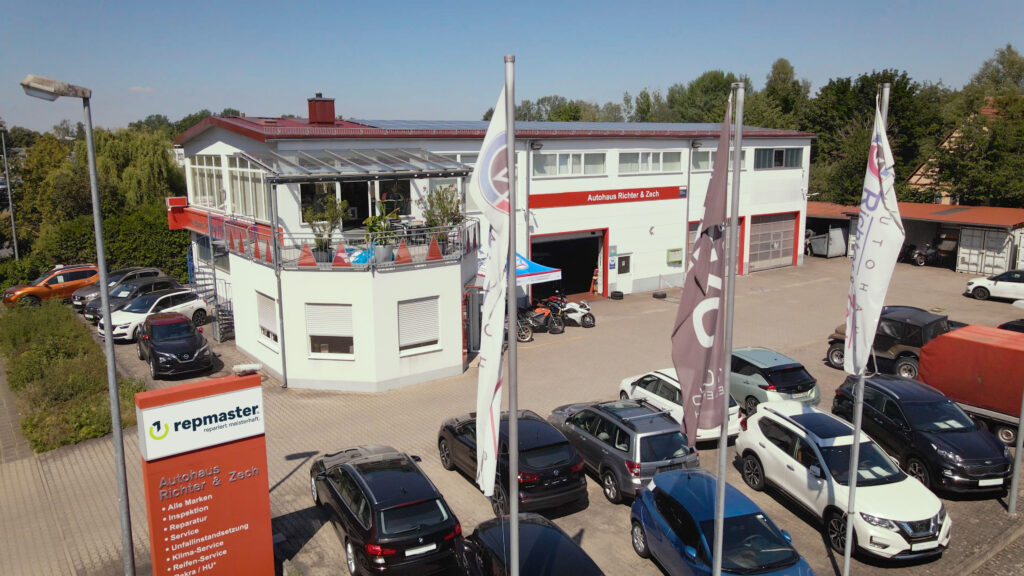 Außenaufnahme von Richter & Zech Werkstatt und Auohandel